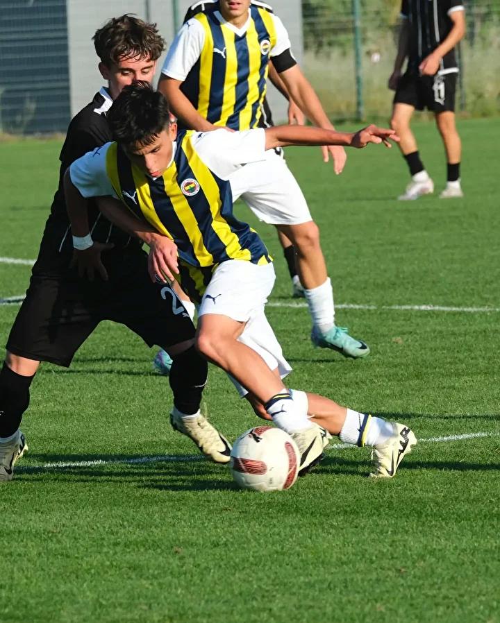 Fenerbahçe'nin Geleceğin Yıldızı: Efe Fettahoğlu ile Tanışın