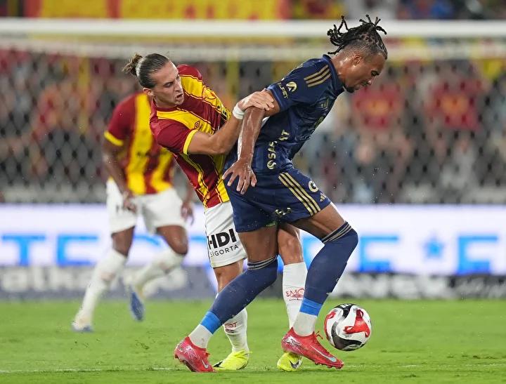 Fenerbahçe'nin genç yıldızı Archie Brown, menajerlik şirketini değiştirdi 3 Fenerbahçe'nin genç yıldızı Archie Brown, menajerlik şirketini değiştirdi