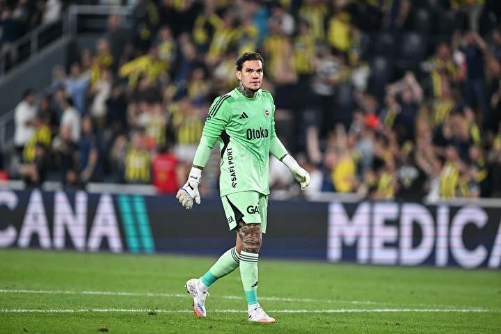 Fenerbahçe'nin Kaleci Durumu ve Milli Aradan Sonra Dikkat Çeken Gelişmeler