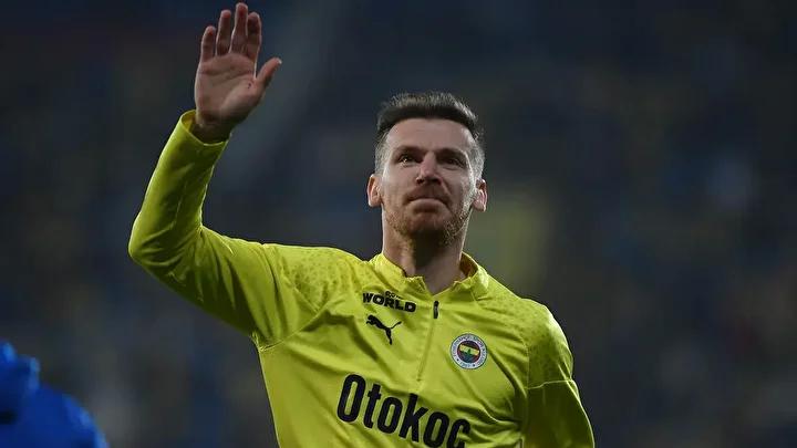 Fenerbahçe'nin Performans Göstermeyen Futbolculara Ödenen Yüksek Maaşlar Üzerine Analiz