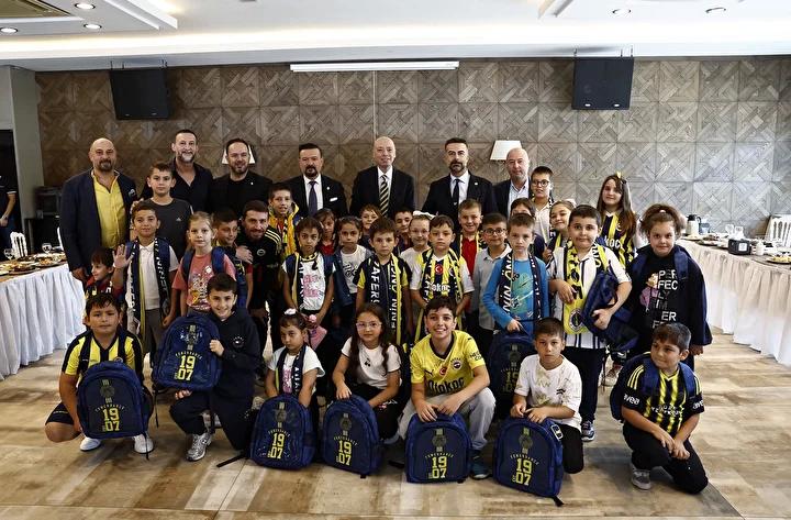 Fenerbahçe'nin Sosyal Sorumluluk Projesi: Her Deplasman Bir Okul Kampanyası