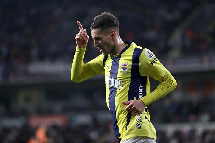 Fenerbahçe'nin Yeni Dizilişi ve Tedesco'nun Yedekleme Tercihleri 4 Fenerbahçe'nin Yeni Dizilişi ve Tedesco'nun Yedekleme Tercihleri