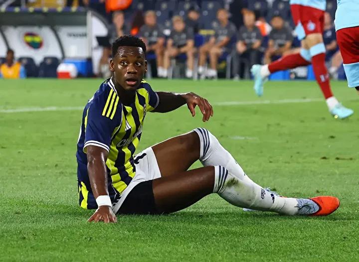 Fenerbahçe'nin Yıldız Forveti Duran, Ev Sorunu Nedeniyle Takımdan Uzaklaştı