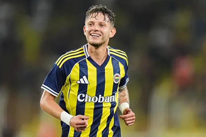 Fenerbahçe'nin Yıldız Futbolcusundan Olası Lyon Transferi 4 Fenerbahçe'nin Yıldız Futbolcusundan Olası Lyon Transferi