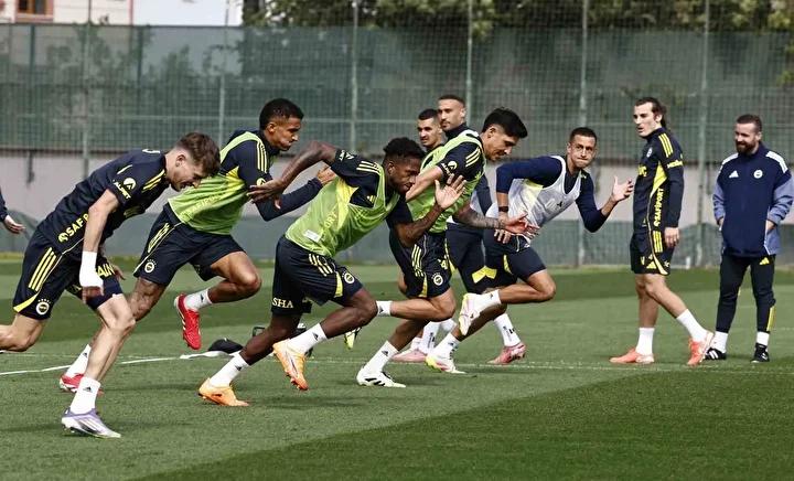 Fenerbahçe'ye Büyük Motivasyon: Özel Prim Kararı Alındı