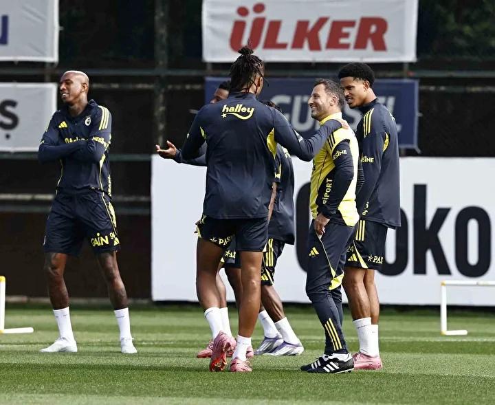 Fenerbahçe'ye Büyük Motivasyon: Özel Prim Kararı Alındı