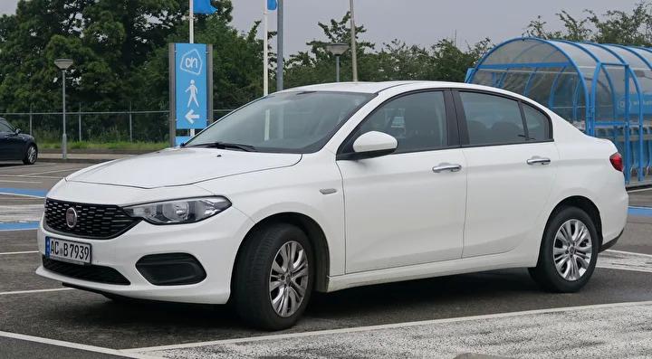 Fiat Egea Sedan Üretimi Sonlandırılıyor: Yerine Gelecek Yeni Model Neler Getirecek? 3 Fiat Egea Sedan Üretimi Sonlandırılıyor: Yerine Gelecek Yeni Model Neler Getirecek?