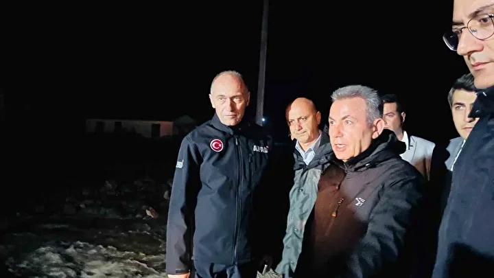 Foça'da Yağışlar ve Arama Çalışmaları Sürüyor