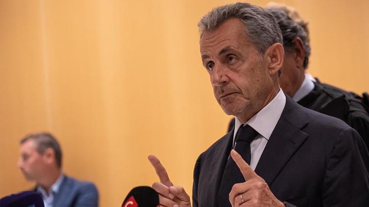 Fransa'nın Eski Cumhurbaşkanı Nicolas Sarkozy, Paris'teki La Sante Cezaevi'nde