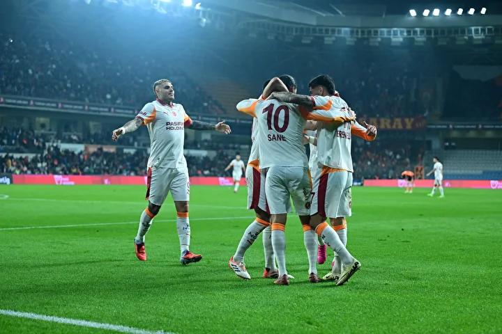 Galatasaray, Başakşehir'i 2-1 Mağlup Ederek Liderliğini Güçlendirdi