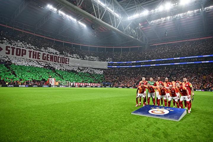 Galatasaray UEFA Şampiyonlar Ligi Mücadelesinde Coşkulu Anlar