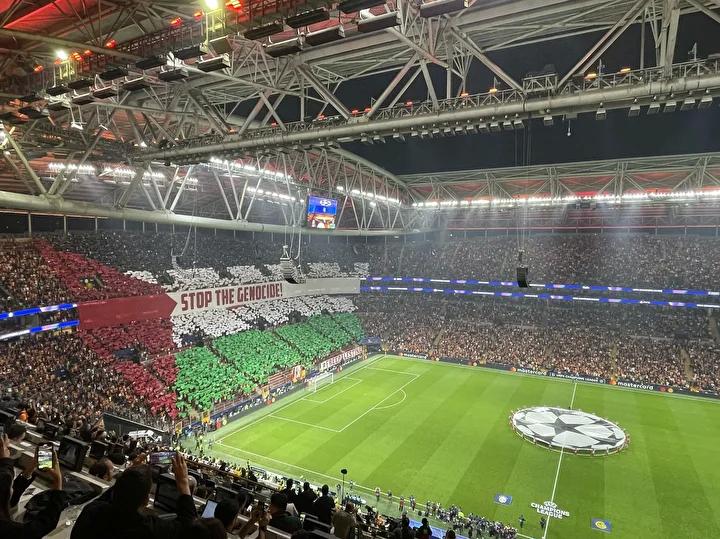 Galatasaray UEFA Şampiyonlar Ligi Mücadelesinde Coşkulu Anlar