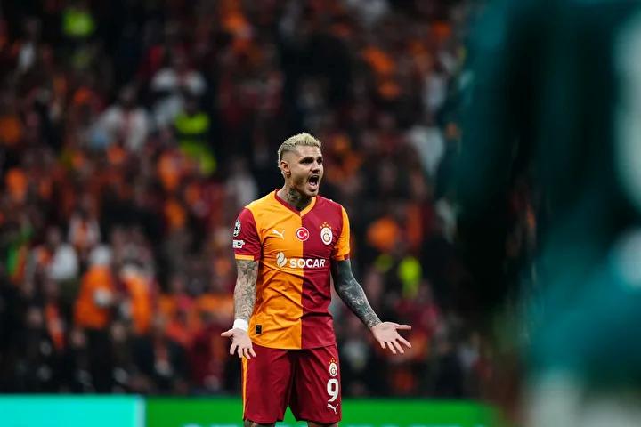 Galatasaray'ın Tarihindeki Önemli Zaferi: Liverpool'u Yenen Yıldızdan Saha Dışı Tartışma