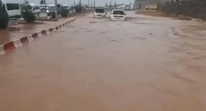 Gaziantep'te Akşam Saati Sağanak Yağış Gürültüsüyle Etkili Oldu