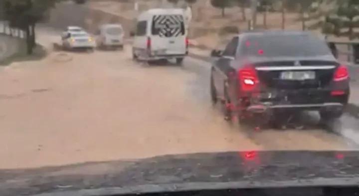 Gaziantep'te Akşam Saati Sağanak Yağış Gürültüsüyle Etkili Oldu