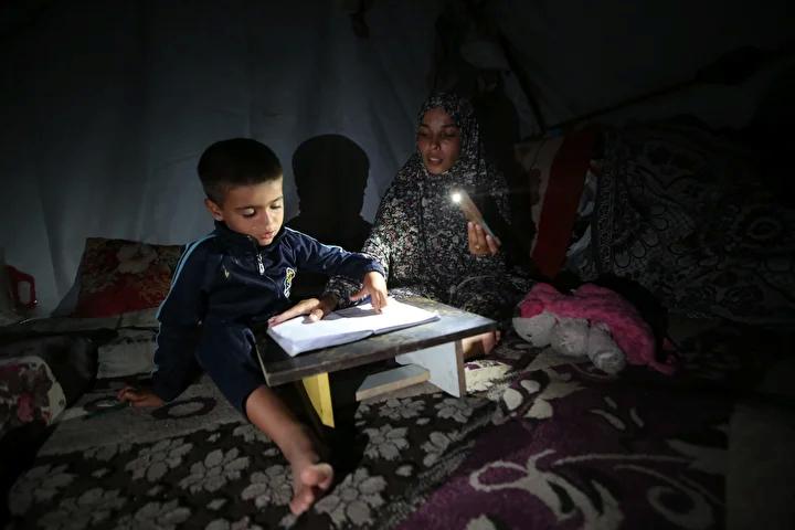 Gazze'de Bir Ailenin Zor Günleri: Nuseyrat Mülteci Kampı'nda Hayat Mücadelesi