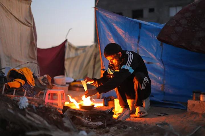 Gazze'de Bir Ailenin Zor Günleri: Nuseyrat Mülteci Kampı'nda Hayat Mücadelesi