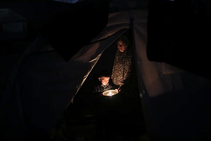 Gazze'de Bir Ailenin Zor Günleri: Nuseyrat Mülteci Kampı'nda Hayat Mücadelesi