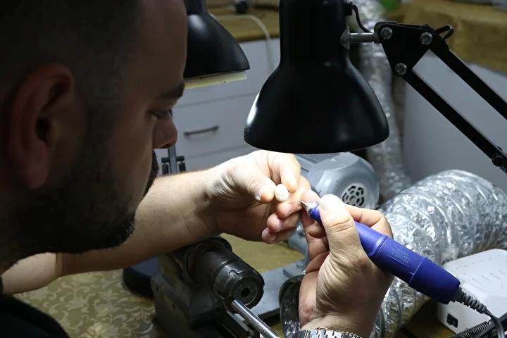 Geleneksel Tespih Sanatını Geleceğe Taşıyan Usta Eller 14 Geleneksel Tespih Sanatını Geleceğe Taşıyan Usta Eller