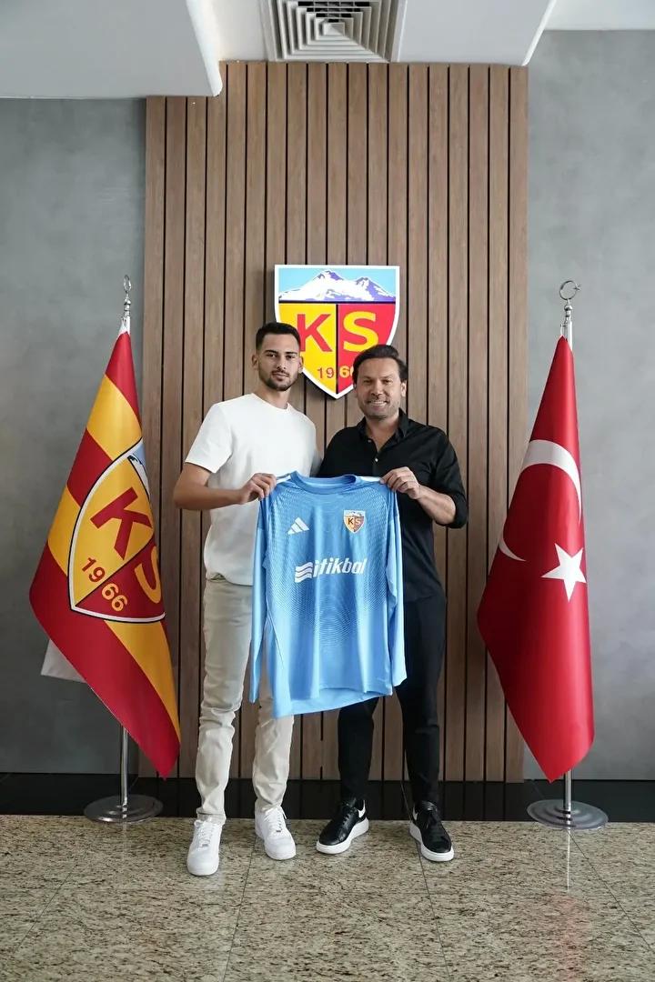 Genç Futbol Yetenekleri Listesinde Türkiye'den İki İsim Öne Çıktı