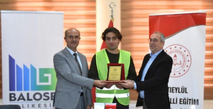 Genç Öğrencinin Yenilenebilir Enerjiyle Okula Yenilikçi Dokunuşu