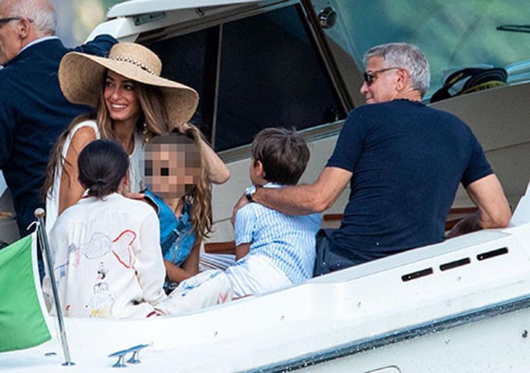 George Clooney ve Amal Alamuddin Çifti: Aile Yaşamlarının Derin Detayları 6 İkizlerin Sadelik ve Doğallıkla Yaşamı