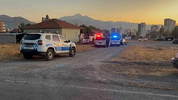 Germir Mahallesi’nde Silahlı Saldırı: Baba ve Oğluna Kurşun Yağmuru