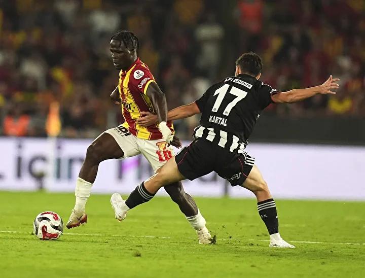 Göztepe Futbolcusu Olaitan'tan Sosyal Medya Özrü ve Takım Destek Mesajı 4 Göztepe Futbolcusu Olaitan'tan Sosyal Medya Özrü ve Takım Destek Mesajı