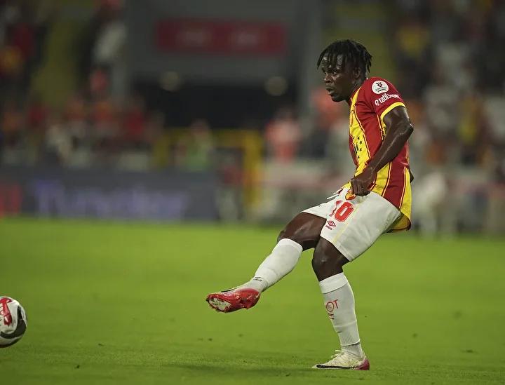 Göztepe Futbolcusu Olaitan'tan Sosyal Medya Özrü ve Takım Destek Mesajı 5 Göztepe Futbolcusu Olaitan'tan Sosyal Medya Özrü ve Takım Destek Mesajı