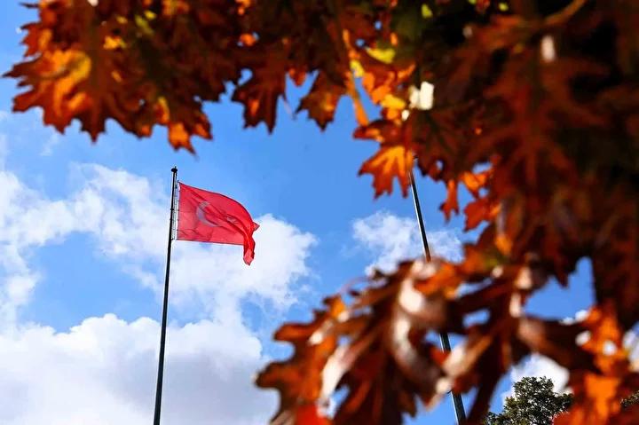 Harput Mahallesi'nin Sonbahar Büyüsü: Tarih ve Doğanın Kesişimi