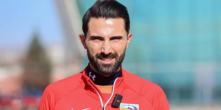 Hasan Ali Kaldırım'dan Formda Görünüm Gönderisi ve Kariyer Özeti 1 Kaldırım'ın Futbol Kariyeri ve Başarıları