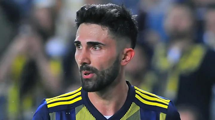 Hasan Ali Kaldırım'dan Formda Görünüm Gönderisi ve Kariyer Özeti 2 Kaldırım'ın Futbol Kariyeri ve Başarıları