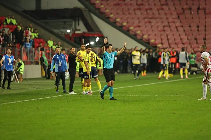 Hasan Şaş'tan Fenerbahçe ve Teknik Direktör Değişikliği Tavsiyesi