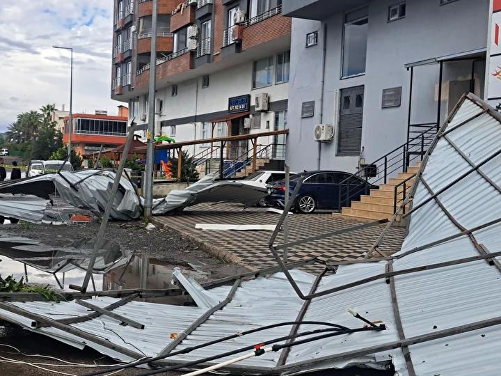 Çocuklar ve Vatandaşlar Çevrede Güvenlik Önlemleri Altında