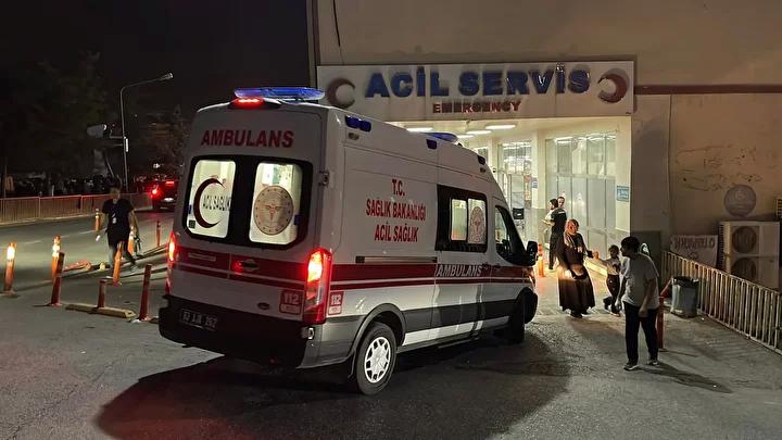 Hilvan Cezaevinde Yemekten Zehirlenme Şoku: 18 Mahkum Hastaneye Kaldırıldı 5 Hilvan Cezaevinde Yemekten Zehirlenme Şoku: 18 Mahkum Hastaneye Kaldırıldı