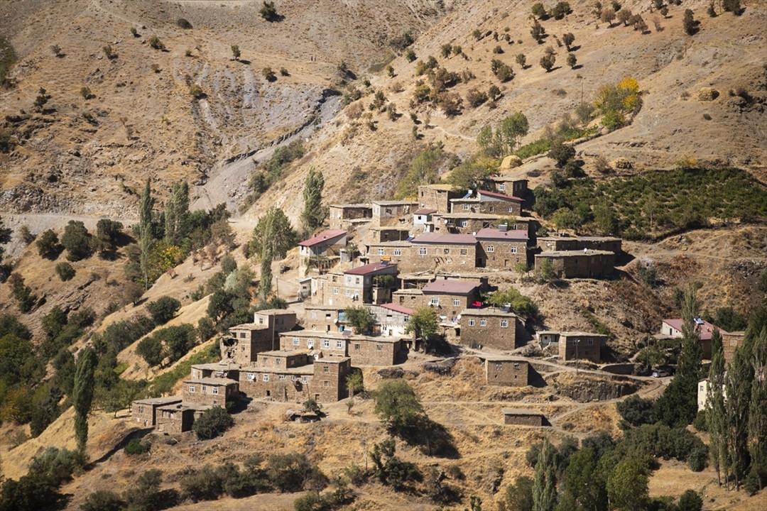 Hizan’ın Geleneksel Köy Evleri ve Mimari Zenginlikleri
