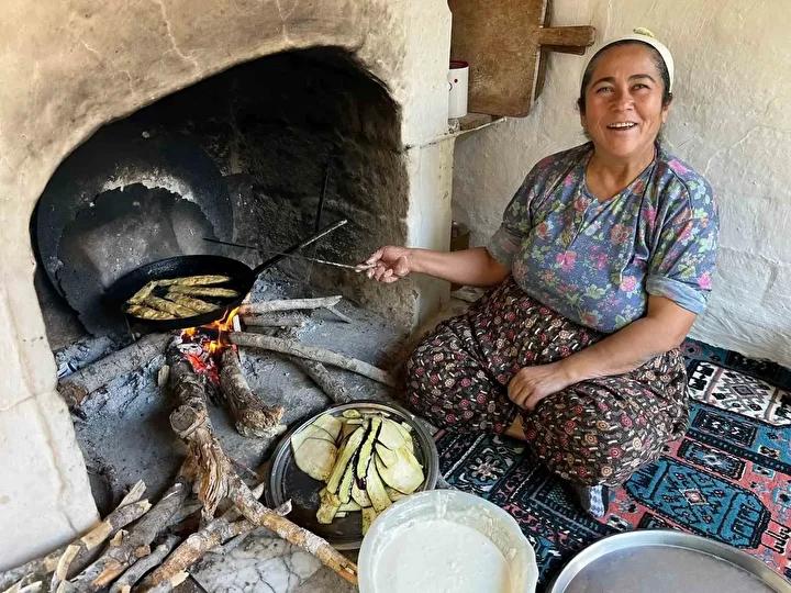 İncirliova'nın Sevilen Geleneksel Patlıcan Yemeği: Patlıcan Balığı