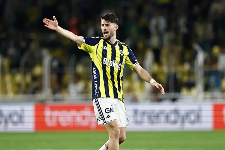 İsmail Yüksek'in Fenerbahçe'deki Kart Serüveni ve Performansı