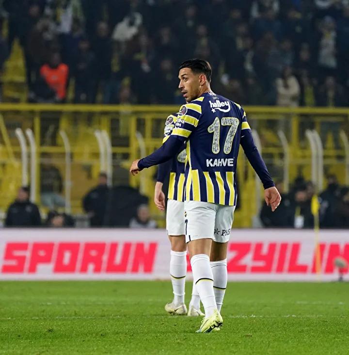 İsmail Yüksek'in Fenerbahçe'deki Kart Serüveni ve Performansı