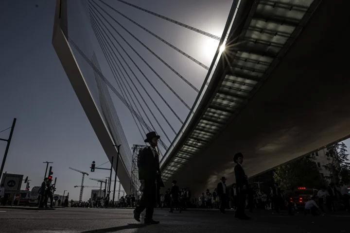 İsrail’de Askerlik Karşıtı Büyük Gösteri Batı Kudüs’te Gerçekleşti 13 İsrail’de Askerlik Karşıtı Büyük Gösteri Batı Kudüs’te Gerçekleşti