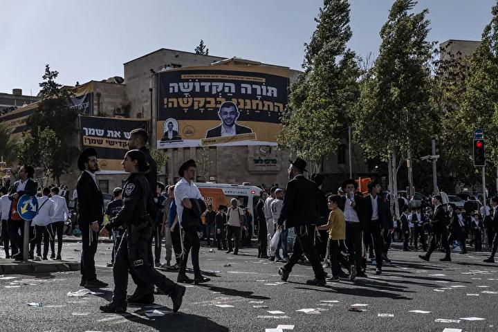 İsrail’de Askerlik Karşıtı Büyük Gösteri Batı Kudüs’te Gerçekleşti 21 İsrail’de Askerlik Karşıtı Büyük Gösteri Batı Kudüs’te Gerçekleşti