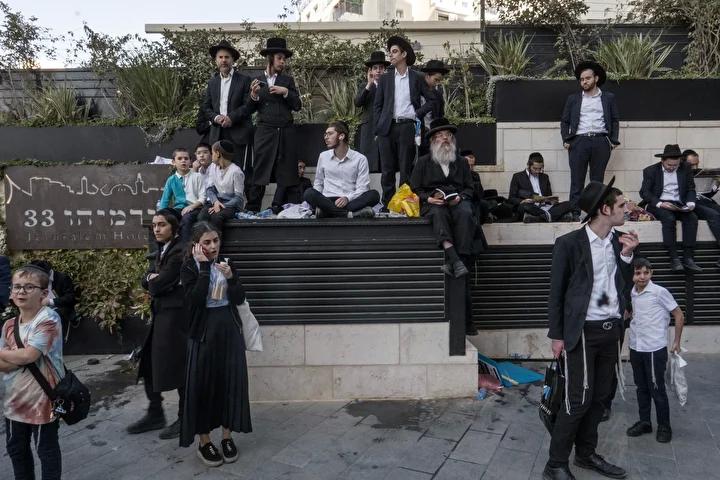 İsrail’de Askerlik Karşıtı Büyük Gösteri Batı Kudüs’te Gerçekleşti 23 İsrail’de Askerlik Karşıtı Büyük Gösteri Batı Kudüs’te Gerçekleşti