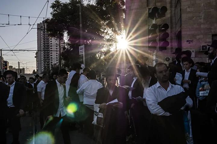 İsrail’de Askerlik Karşıtı Büyük Gösteri Batı Kudüs’te Gerçekleşti 31 İsrail’de Askerlik Karşıtı Büyük Gösteri Batı Kudüs’te Gerçekleşti