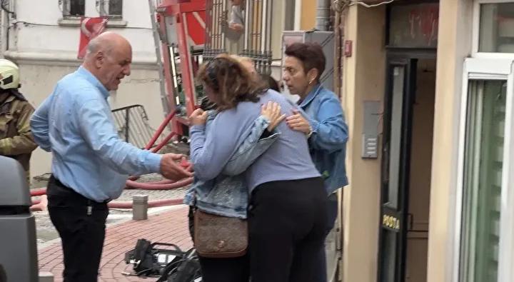 İstanbul Arnavutköy'deki Ahşap Bina Yangını: Ölü ve Yaralı Yok