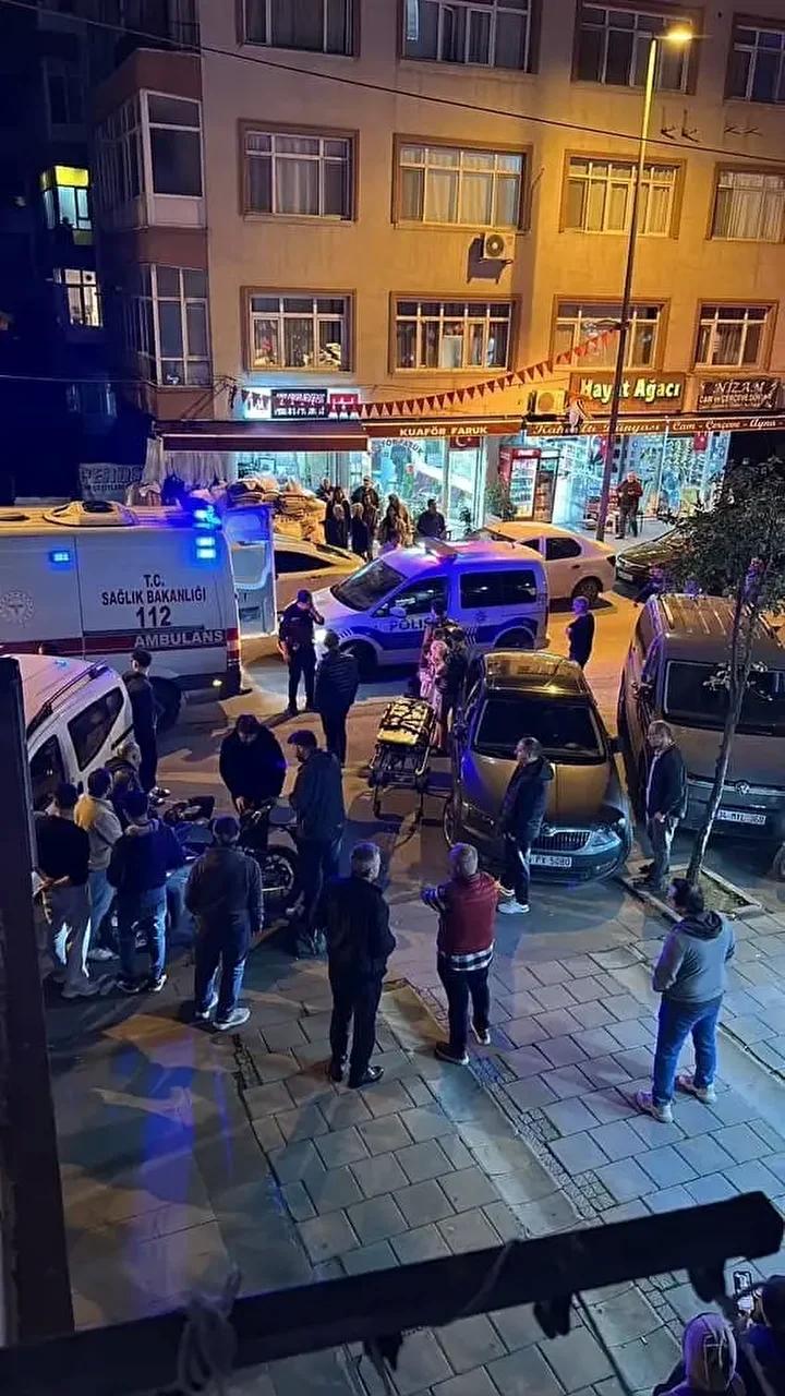 İstanbul Küçükçekmece'de Trafik Kazası Sonrası Kurtarma Operasyonu