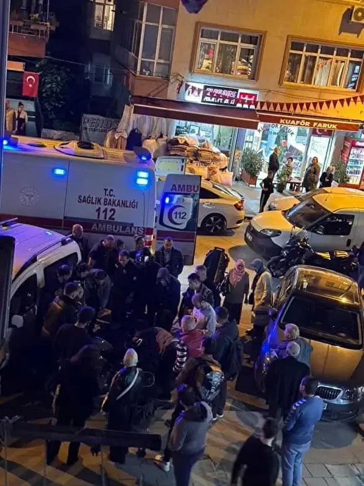 İstanbul Küçükçekmece'de Trafik Kazası Sonrası Kurtarma Operasyonu