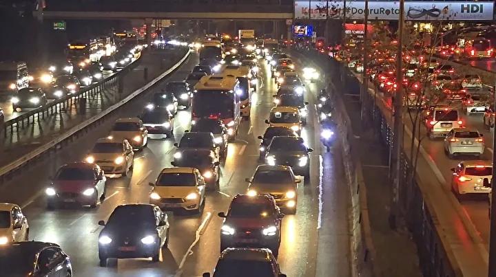 İstanbul'da Akşam Trafik Durumu ve Güncel Yoğunluk Seviyesi 6 İstanbul'da Akşam Trafik Durumu ve Güncel Yoğunluk Seviyesi