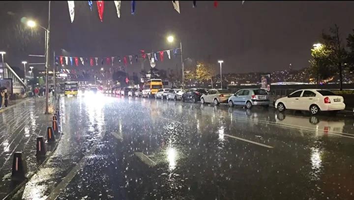 İstanbul'da Gece Sağanak Yağışı ve Etkileri
