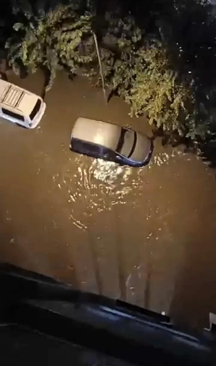 İstanbul'da Gece Sağanak Yağışı ve Etkileri