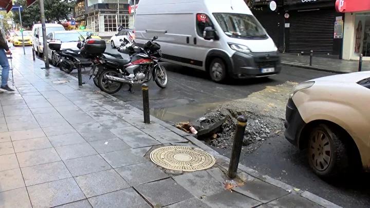 İstanbul'da Sağanak Yağışın Yolda Yol Açtığı Tehlikeler ve Olaylar 1 İnşaat Alanlarından Kaymalar